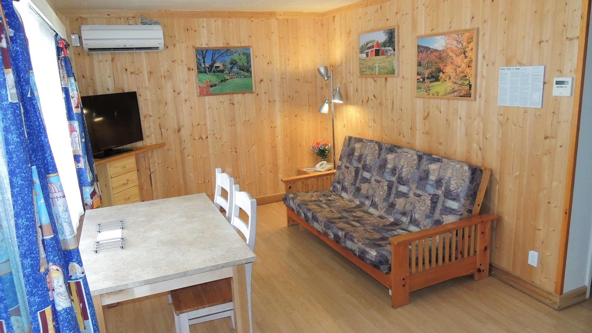 Viewpoint Rv & Cottages Salmon Arm Exterior foto
